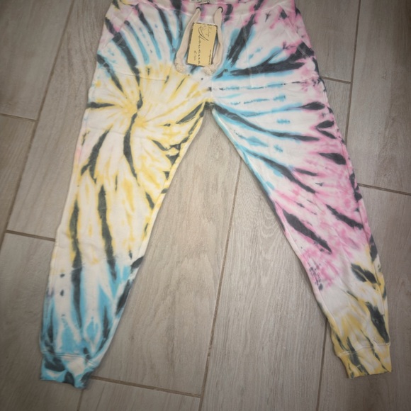 NWT Vintage Havana Tie-Dye One Shoulder Sweatshirt & Jogger Sweatpants - Picture 2 of 11